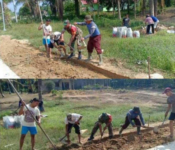 Suasana TMMD Ke-105 Kodim 0313/Kpr, Koramil 15/Kuala Kampar Bersama Warga Perbaiki Jalan Desa
