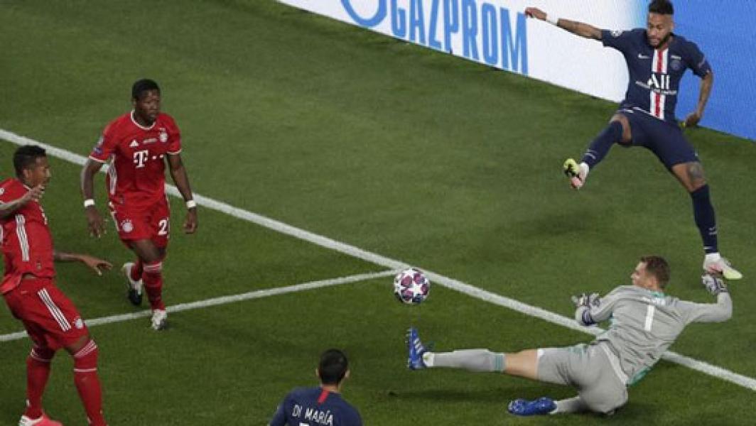 3 Penyelamatan Gila Neuer yang Bikin Bayern Munchen Juara