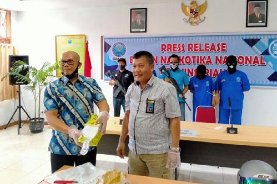Bongkar Sindikat Internasional, BNNP Riau Sita 1 Kg Sabu