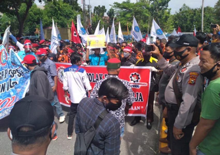 Gelar Aksi Demo, BRB Desak RUU Ciptaker Dicabut