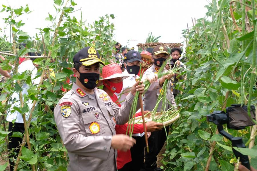Kabaharkam Polri Apresiasi Keberhasilan Program Jaga Kampung Polda Riau