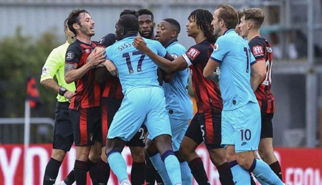 Liga Inggris: Sengaja Batuk Bisa Diganjar Kartu Merah