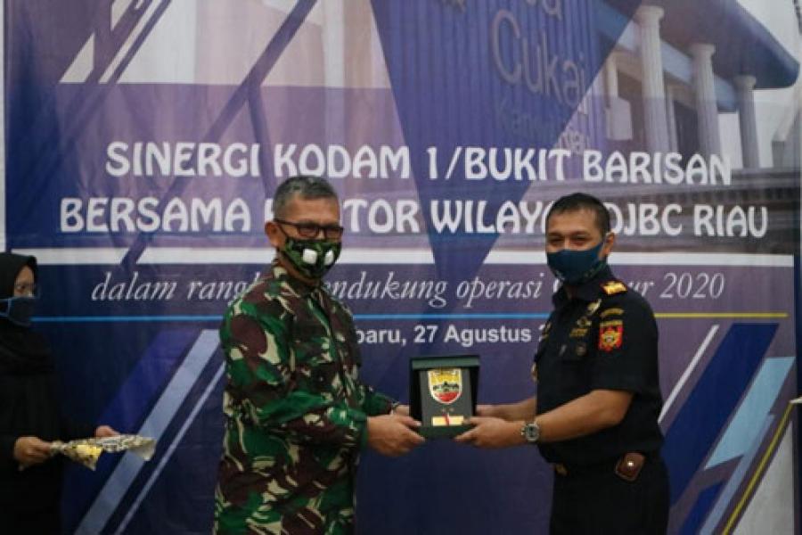 Pangdam Bukit Barisan Dukung Kanwil Bea Cukai Berantas Penyelundupan di Riau