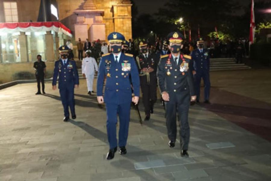Panglima TNI Ikuti Apel Kehormatan dan Renungan Suci