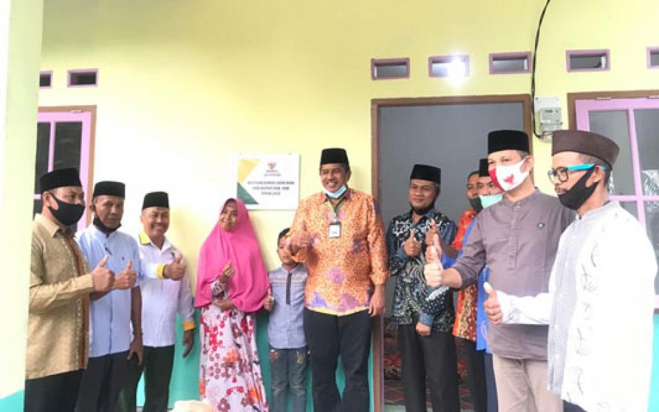 Penyaluran Zakat di Sabak Auh, Bupati Imbau Masyarakat Perkuat Amal Ibadah