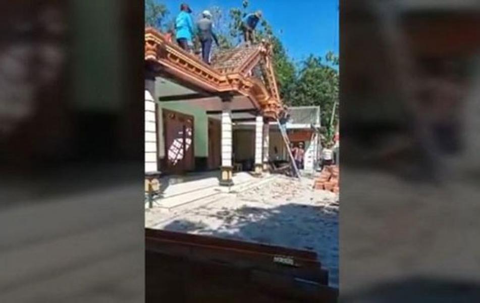 Viral, Istri Robohkan Rumah Mewah di Madiun karena Suami yang Jadi TKI Diduga Selingkuh