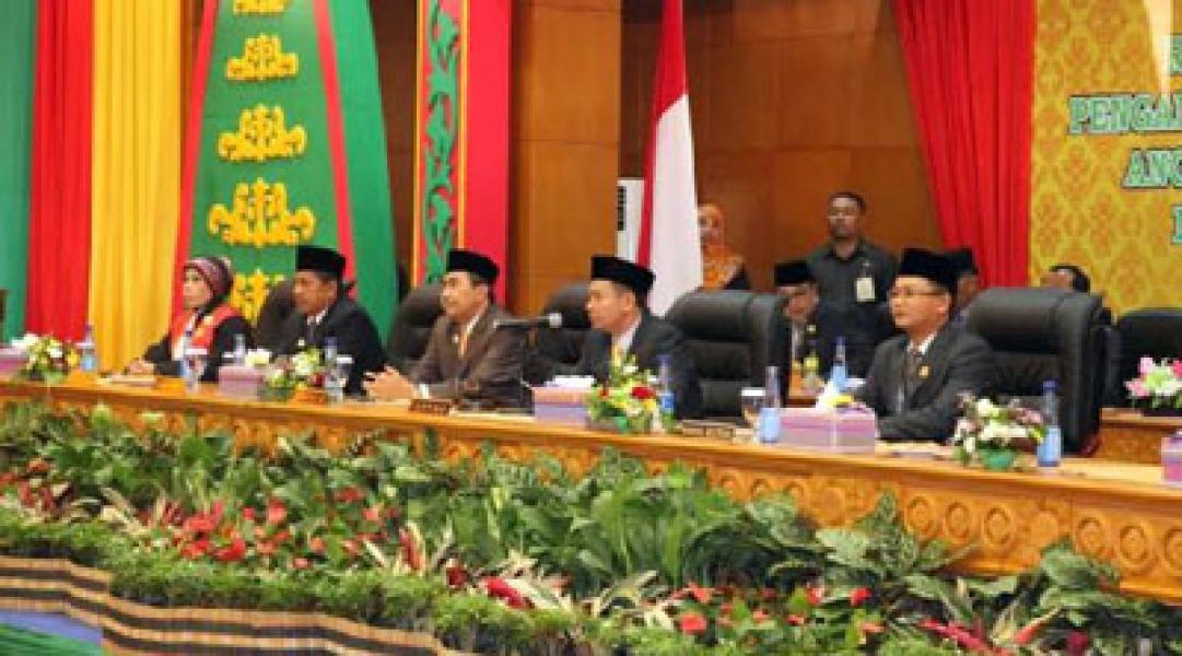 40 Anggota DPRD Siak Periode 2014-2019 Diambil Sumpahnya