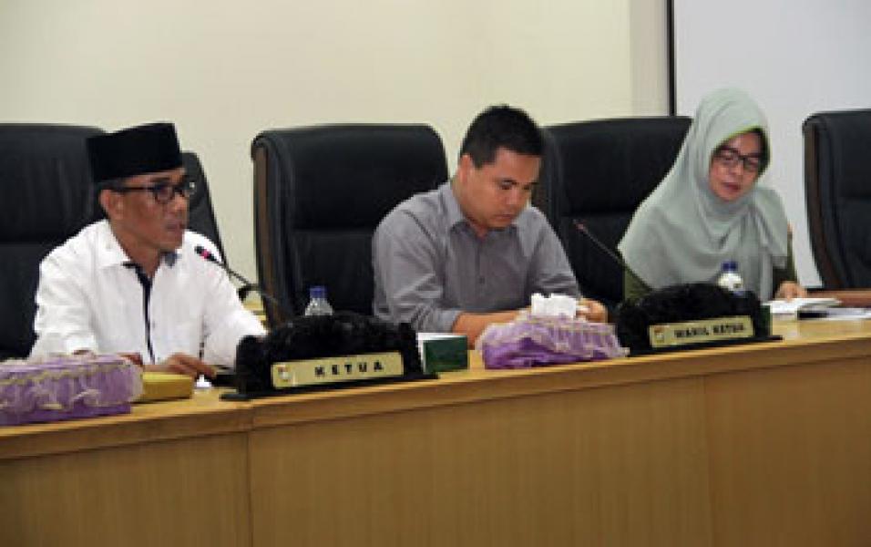 Anggota DPRD Kampar yang Baru Adakan Rapat Perdana  