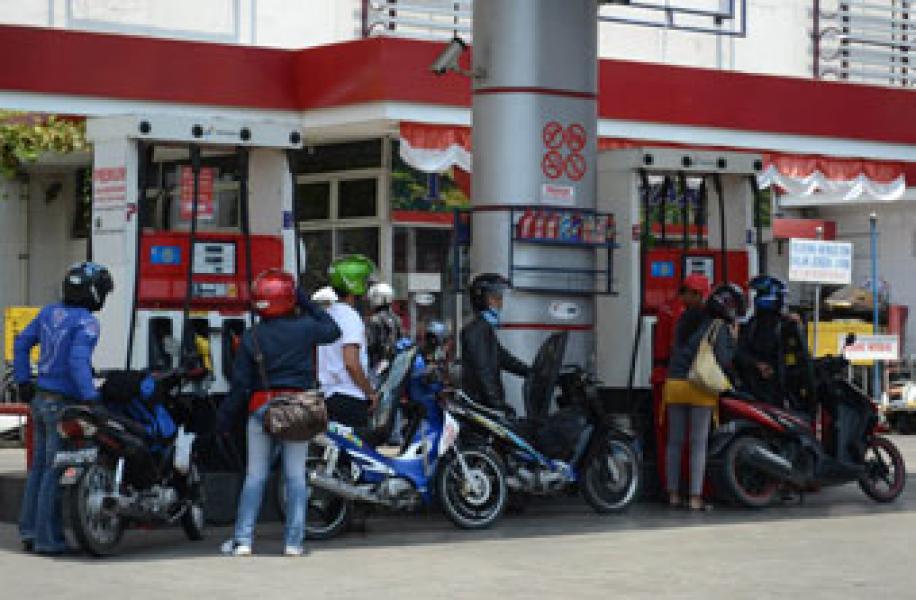 Antrian Kendaraan di SPBU Kampar Masih Batas Kewajaran