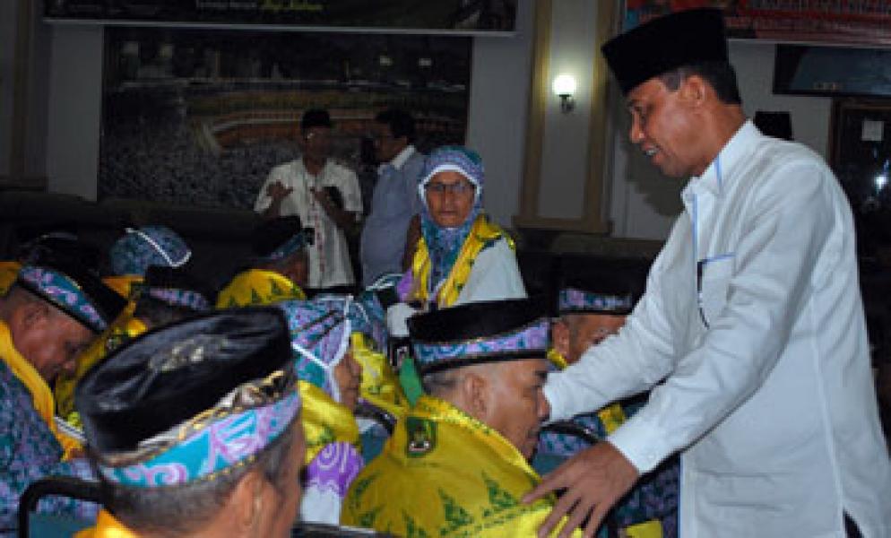Bupati Lepas 119 JCH asal Rohil di Asrama Haji Batam
