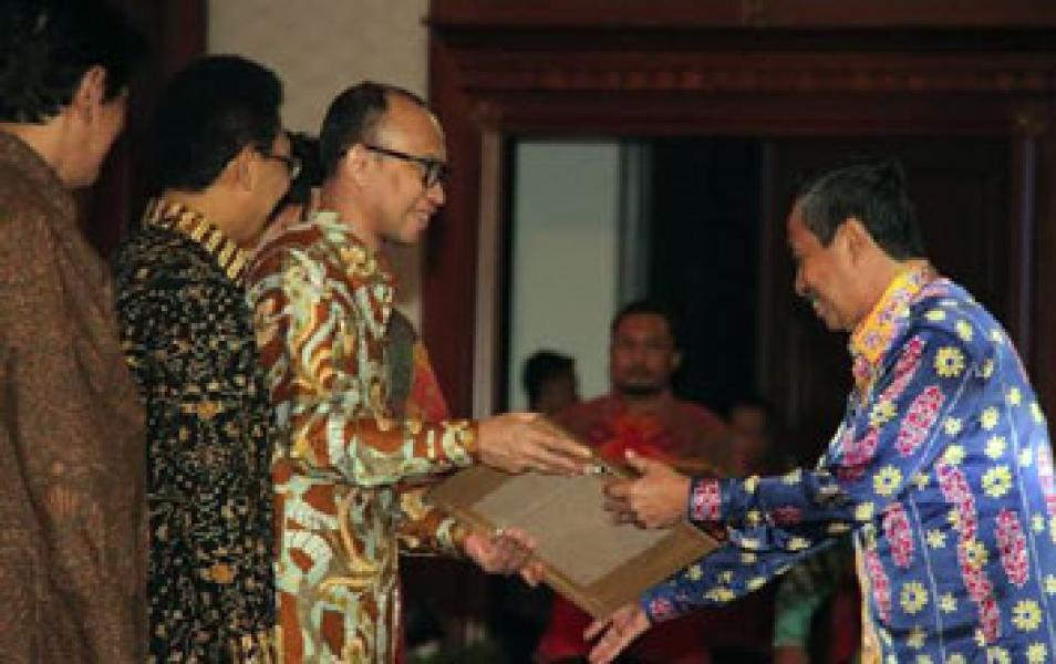 Bupati Siak Terima WTP dari Menteri Keuangan RI