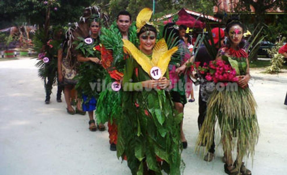 Hari Pariwisata Dunia, Alam Mayang Gelar Lomba Fashion Daun