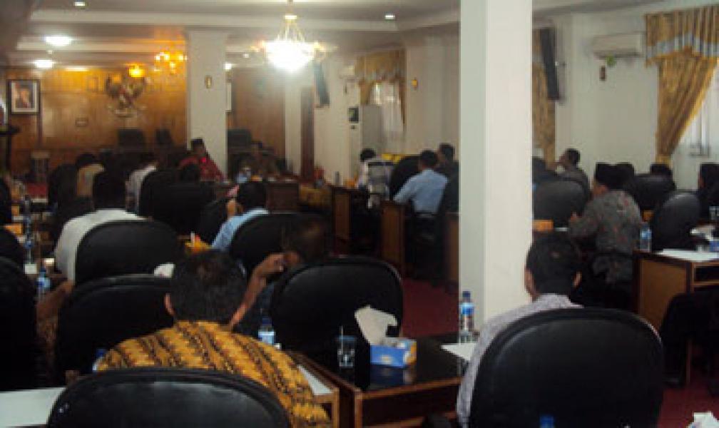 Hari Pertama Bertugas DPRD Rohil Lakukan Rapat Perdana