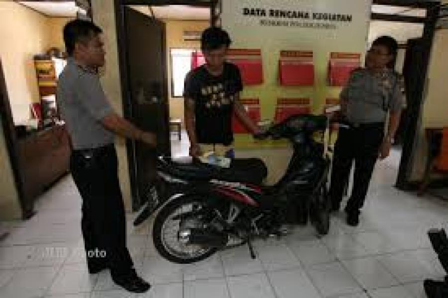 Jambret Babak Belur Dihajar Massa