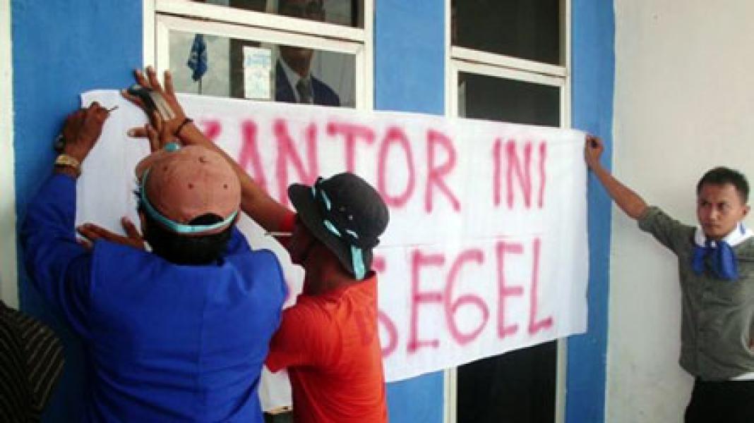 Kantor DPD PAN Kampar Disegel