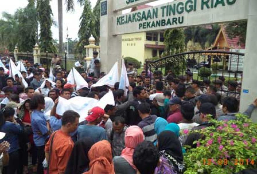Kejati Riau Didesak Penjarakan Sejumlah Pejabat Riau
