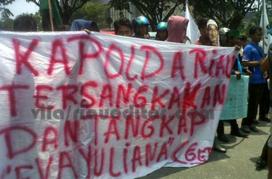 Massa HMI Tuntut Kapolda Riau Usut Tuntas Kasus Eva Yuliana