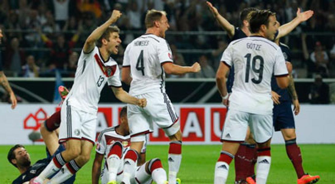 Muller Cetak Brace, Jerman Bungkam Skotlandia