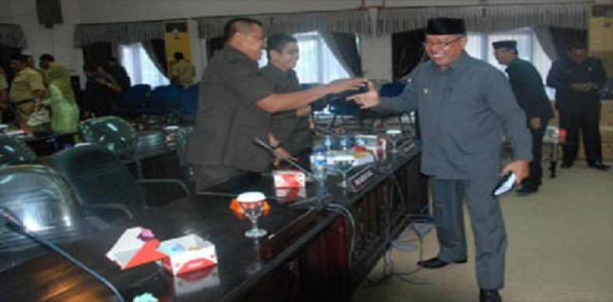 Pembahasan APBD Inhu TA 2015 Dihentikan