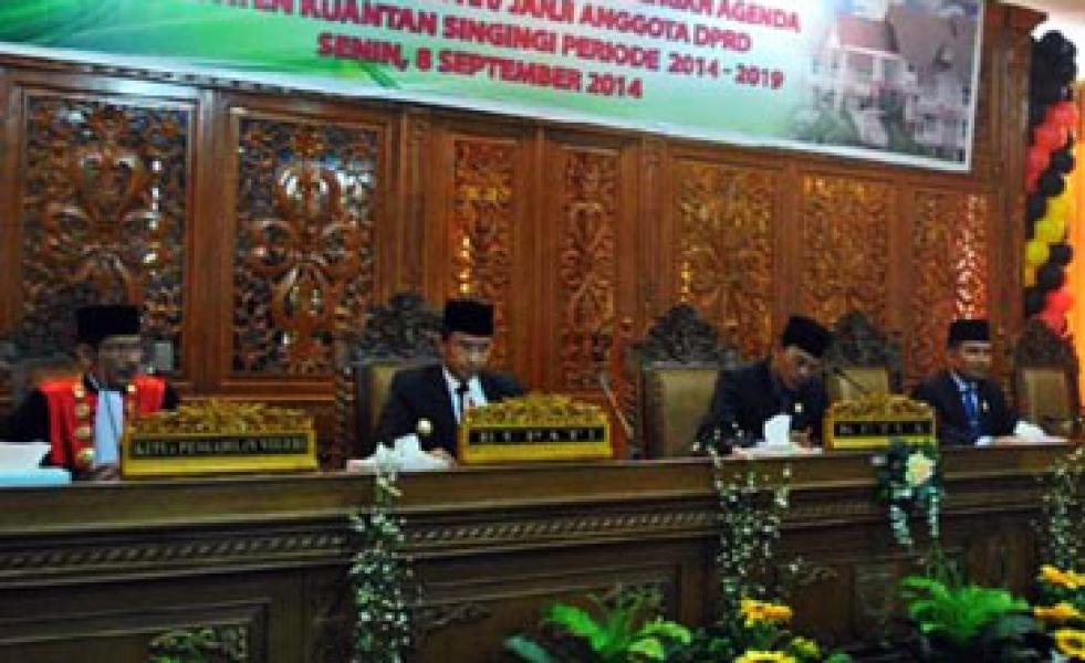 Pengambilan Sumpah Anggota DPRD Kuansing Diwarnai Interupsi