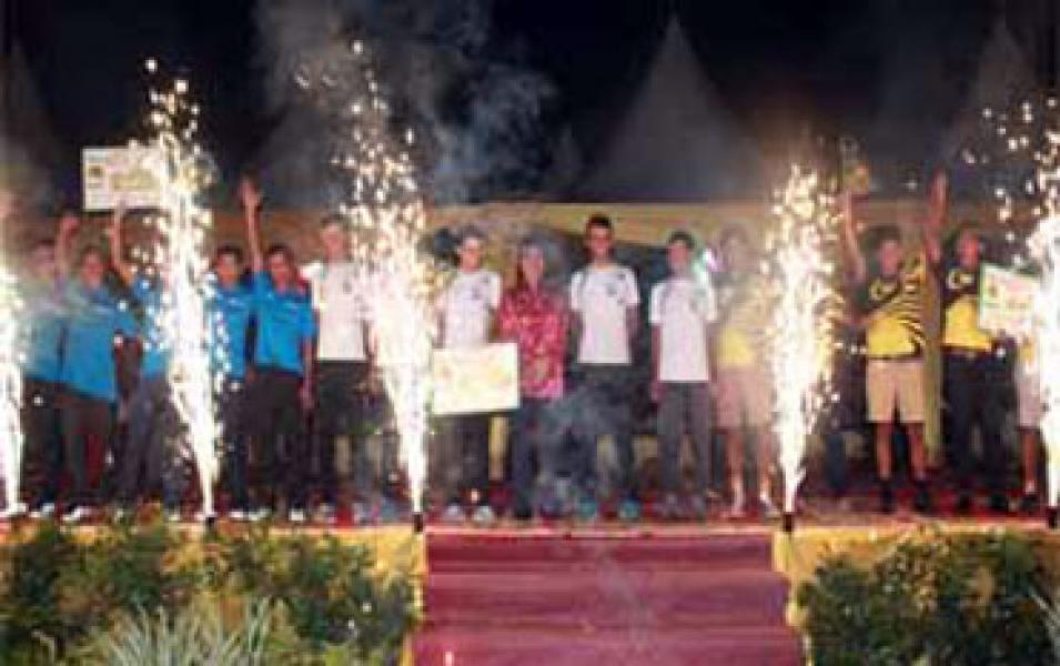Penutupan Tour de Siak II, Ribuan Warga Dihibur Nidji Band