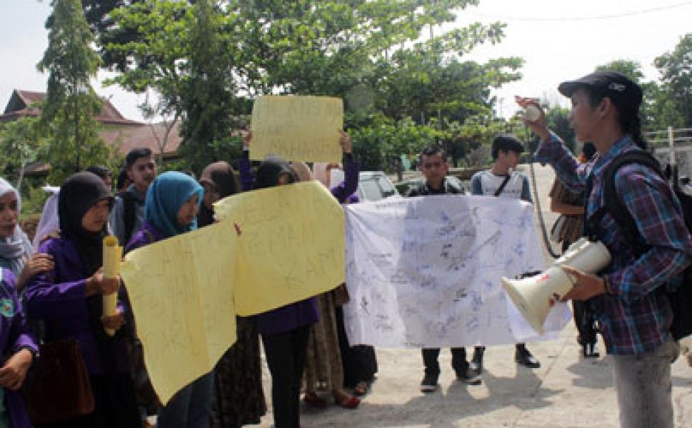 Pimpinan STIE Bangkinang Didesak Turun Tangan