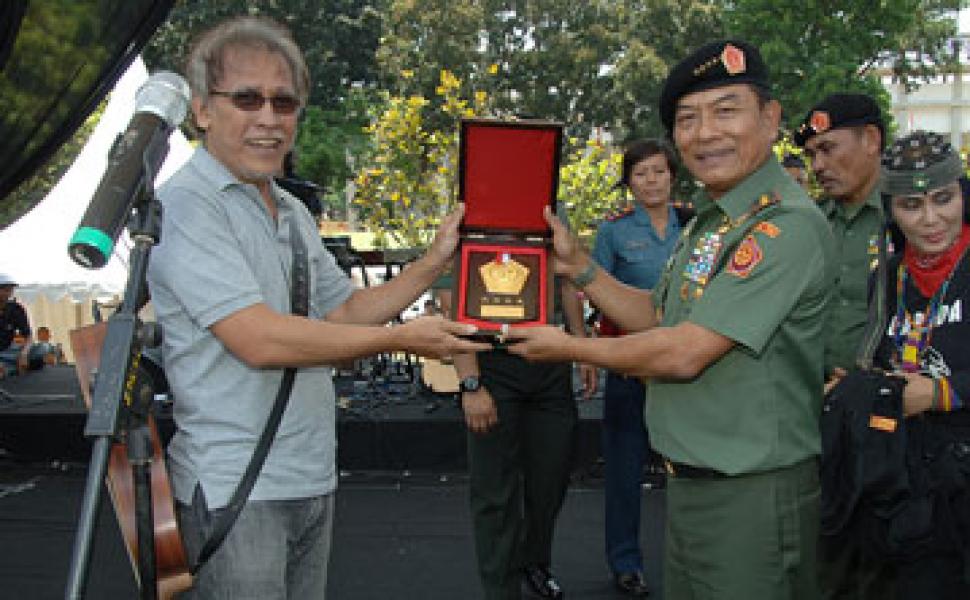 TNI Membuat 10 Juta Lebih Lubang Resapan Biopori  