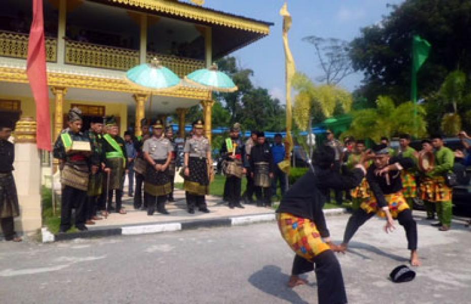 Tepuk Tepung Tawar Kapolda Riau di Gedung LAM Tidak Dihadiri Gubri