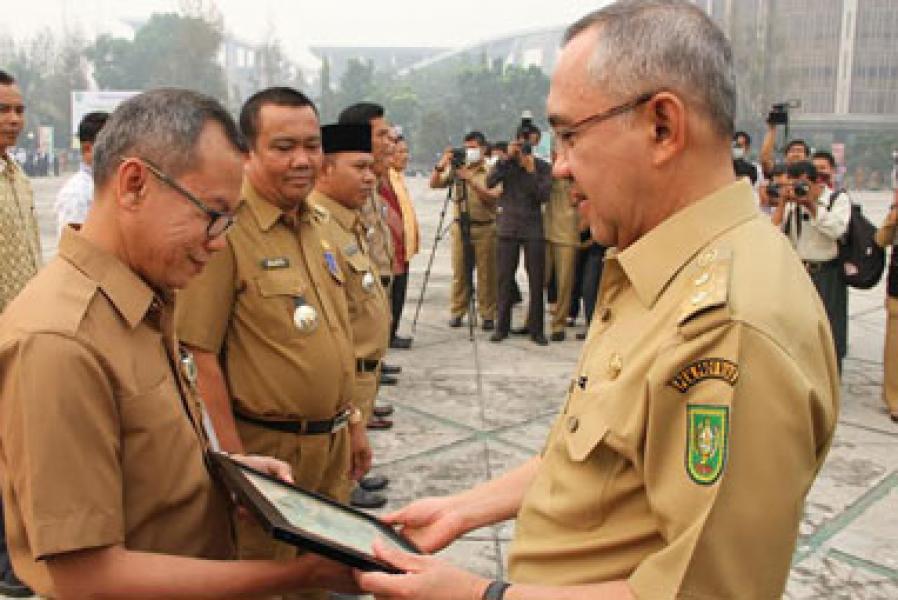 Camat Putripuyu Raih Penghargaan Pembinaan Koperasi Terbaik Ke-2