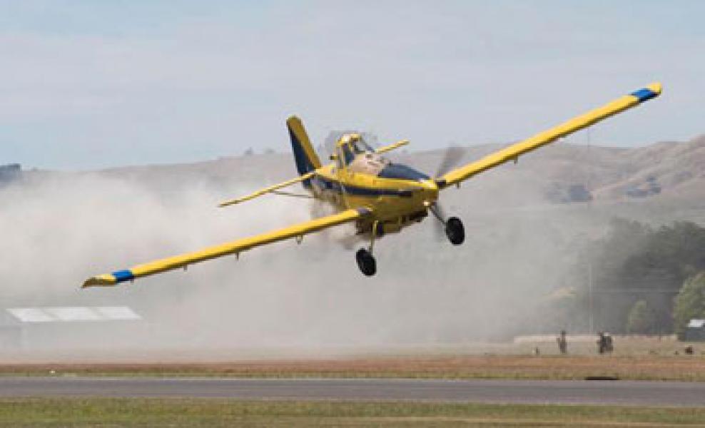 Tidak Efektif Dalam Penanganan Karhutla, Riau Kembalikan Air Tracktor ke Pusat