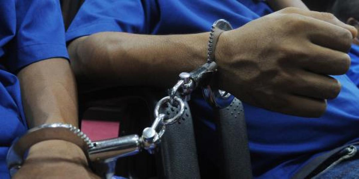 Jambret Tas Kresek Berisi Obat, Dua Begal Dimassa Hingga Babak Belur