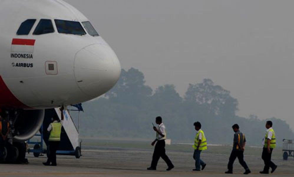 Kabut Asap Riau Kian Parah, Bandara SSK II Pekanbaru Lumpuh Total