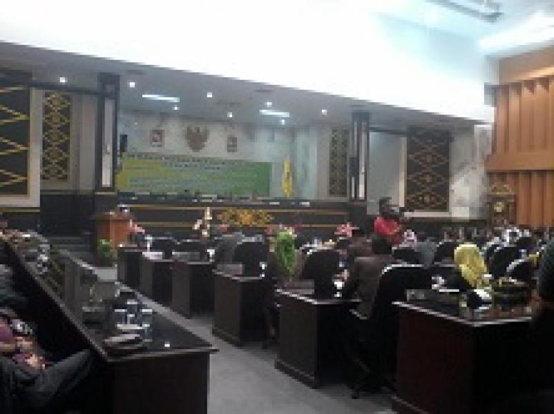 Paripurna Pengesahan APBD P dan Penyampaian 7 Ranperda di Tunda