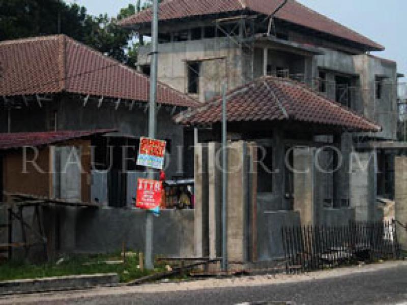 Pejabat BI Pekanbaru Masih Bungkam Nanggapi Proyek `Siluman` di Ronggowarsito 