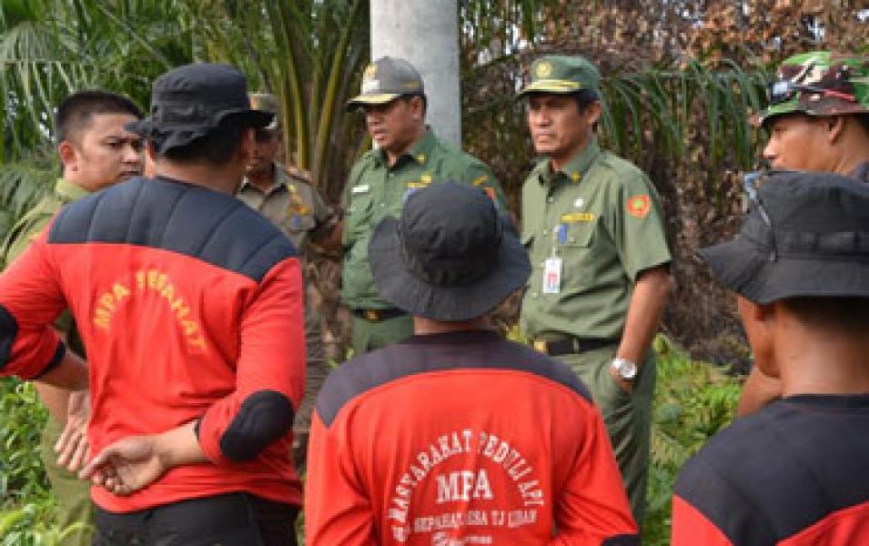 Pj Bupati Bengkalis Beri Semangat Petugas Damkar dan MPA
