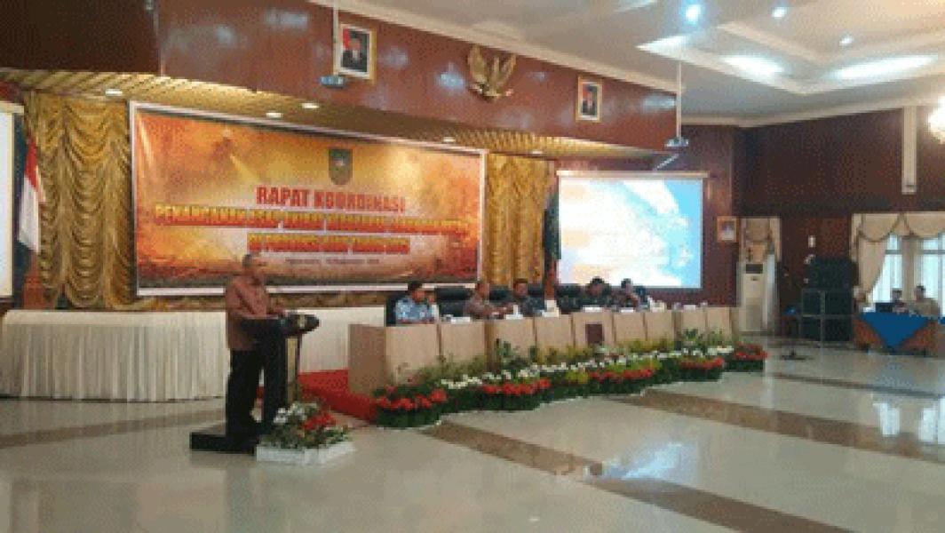 Plt Gubri Gelar Rapat Koordinasi penanganan Asap