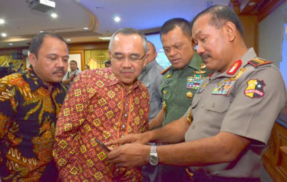 Plt Gubri Hadiri Rapat Penanggulangan Asap dengan Menteri Kehutanan