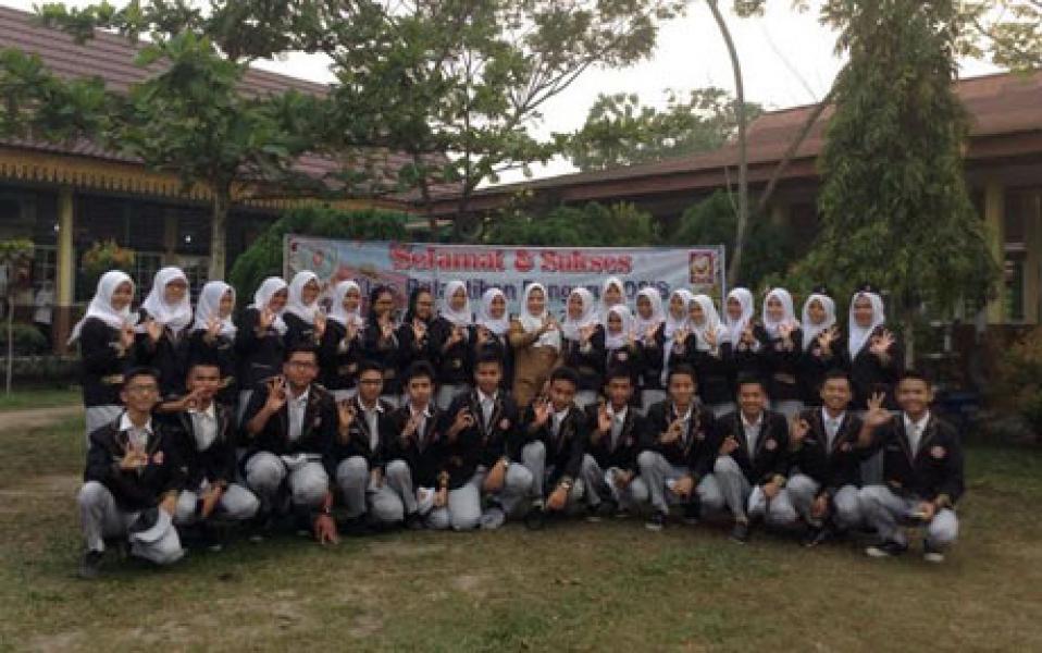 SMAN 4 Pekanbaru Lantik Pengurus OSIS