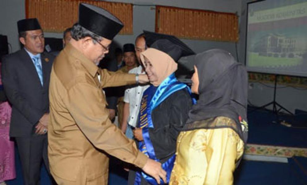 Sekda Lepas 78 Wisudawan dan Wisudawati D2 Politeknik Negeri Bengkalis