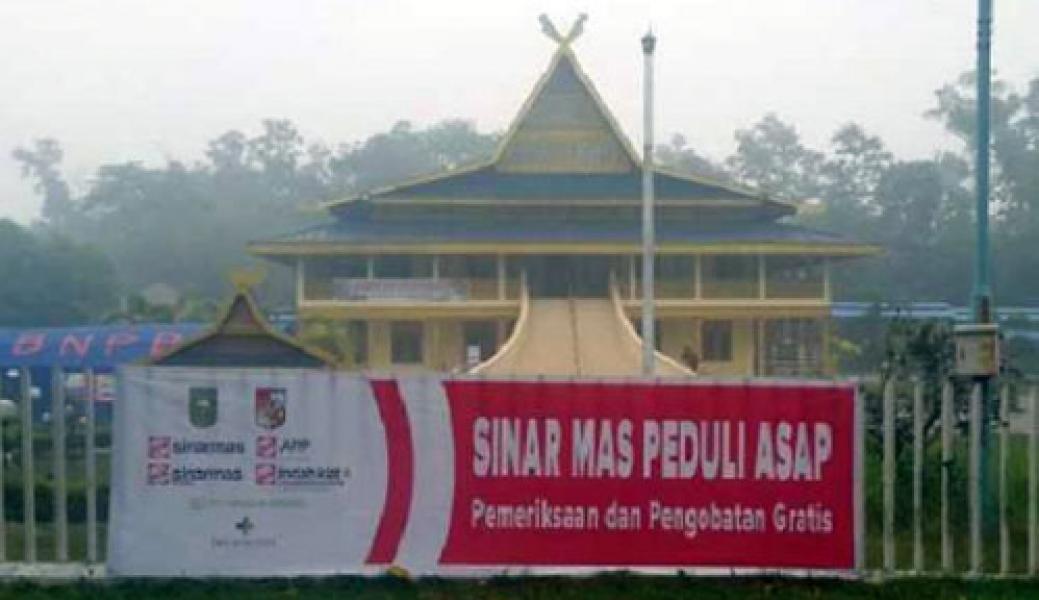 Spanduk `Sok` Peduli, Sinar Mas Ambil Muka di Tengah Derita Asap