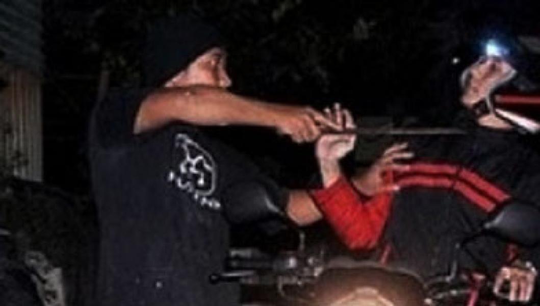 Takut Melawan Begal Bersajam, Warga Tualang Relakan Motornya Dirampas