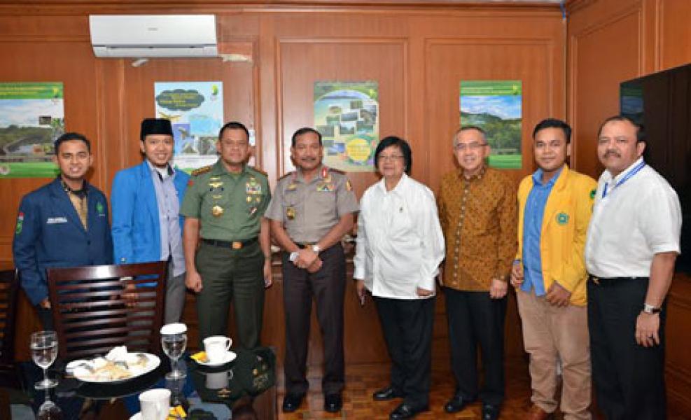 Temui Presiden Bahas Kabut Asap, Plt Gubri Harap Pusat Punya Solusi Terbaik