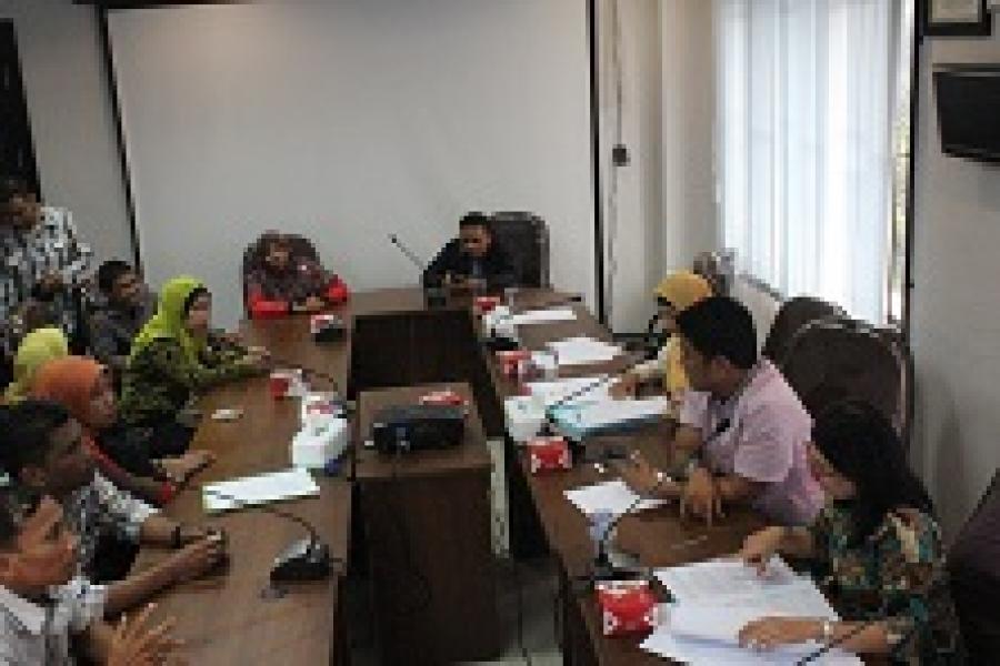 Tuntut Hak, Puluhan Pendamping PMB RW Curhat ke DPRD