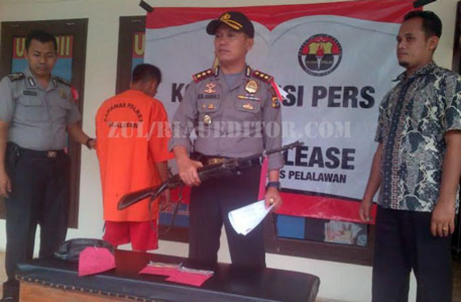 Warga Inhu Pemilik Senpi Rakitan Ditangkap Polres Pelalawan di Ukui