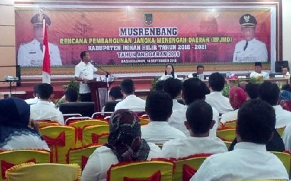 Bupati Rohil Kumpulkan Camat, Bahas RPJMD 2016-2021