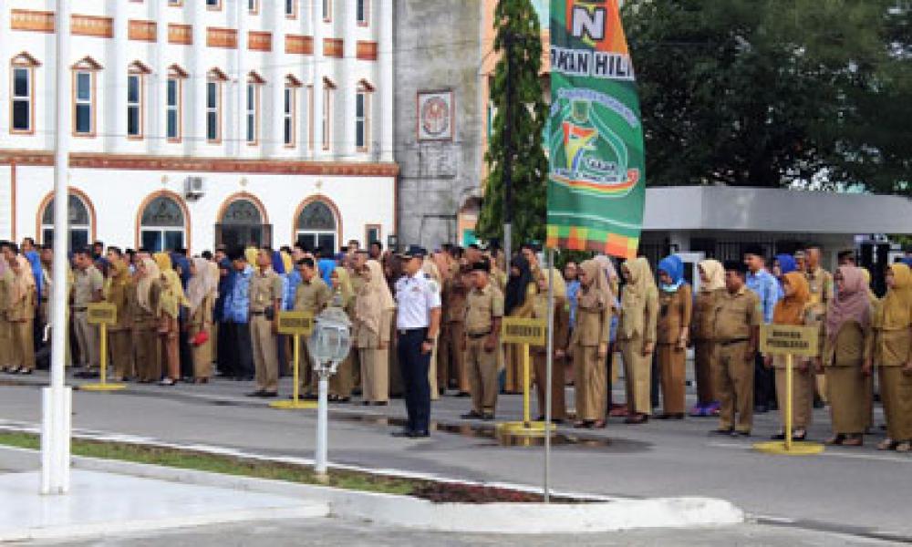 Bupati Suyatno Kesal, Apel Pagi Gunakan Baju Belang-belang