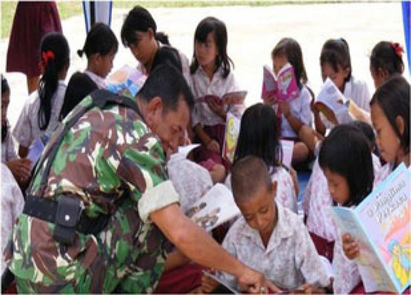 Danramil 07 Reteh Bekali Wawasan Kebangsaan Bagi Pelajar