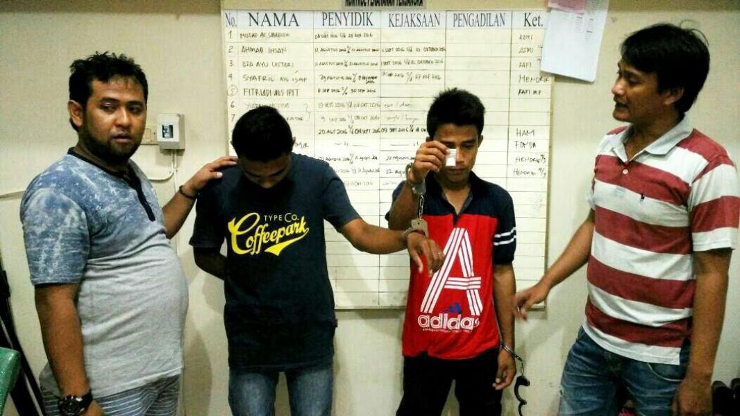 Edarkan Sabu, Seorang Mahasiswa dan Rekannya Diciduk Polres Kampar Saat Transaksi