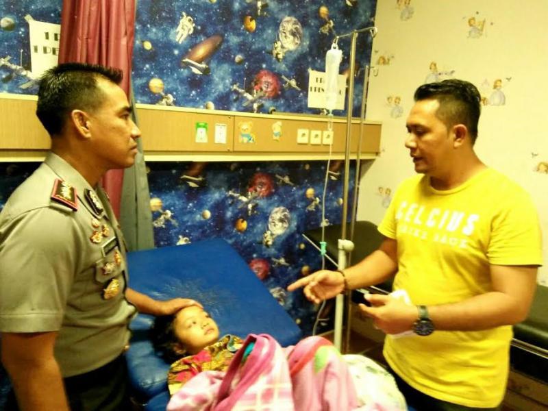 Kapolres Kampar Bezuk Keluarga Salah Seorang Wartawan di RSUD Bangkinang
