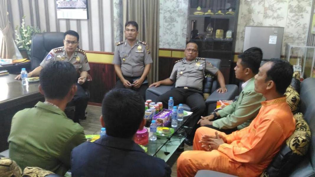 Kapolres Meranti Adakan Silaturahmi dengan BEM Mahasiswa dan Warga
